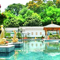 源脉温泉园