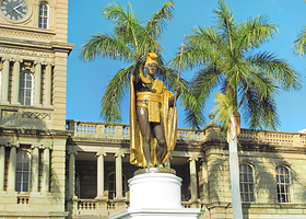 卡美哈美哈国王铜像