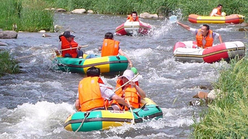 黑里河漂流景区