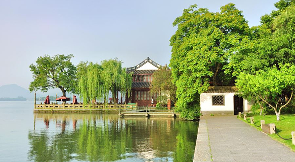 平湖秋月
