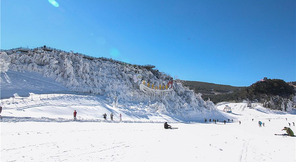 玉舍雪山滑雪场