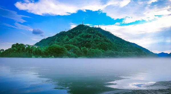 新安江龙舟漂游