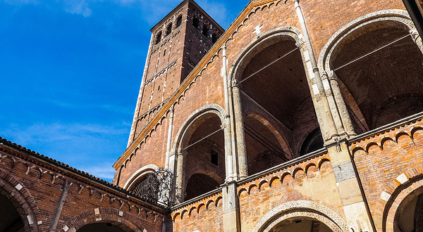 圣盎博罗削圣殿