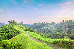 坎普罕山脊徒步线路