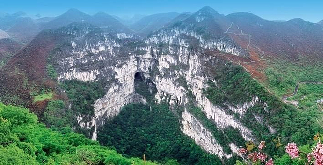 乐业-凤山地质公园天坑博物馆