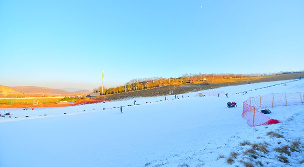 青鹃山滑雪场