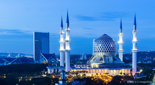 苏丹沙拉胡汀阿都阿兹沙清真寺