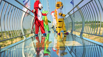 地坑院玻璃天桥