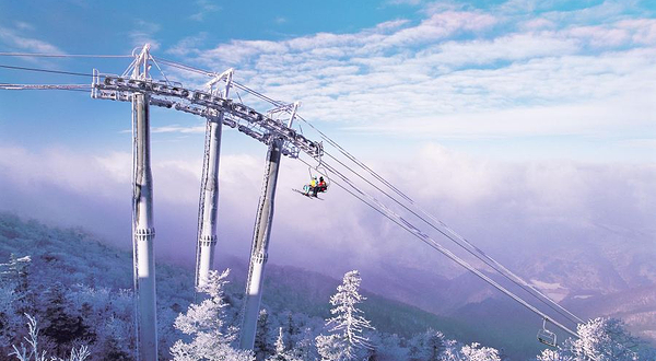 龙平滑雪渡假村