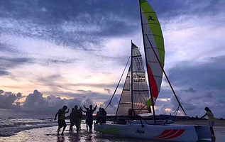 北海梦之行帆船游艇露营沙滩烧烤基地