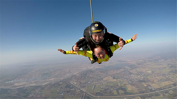 猛犸跳伞俱乐部