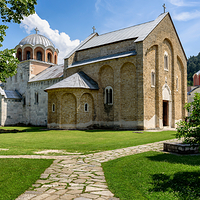 斯图代尼察修道院