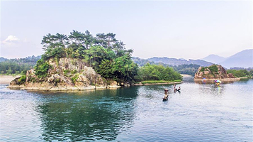 楠溪江桃花源竹筏漂流