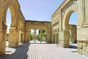 麦地那-阿沙哈拉宫