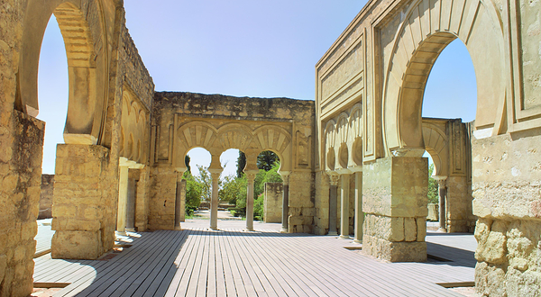 麦地那-阿沙哈拉宫