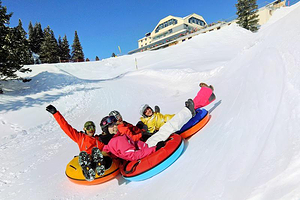 铁力士山雪地体验乐园