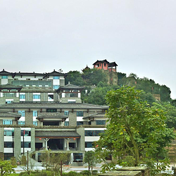 神龙山巴人古堡