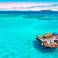 斐济 Cloud 9水上酒吧