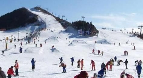燕塞山滑雪场