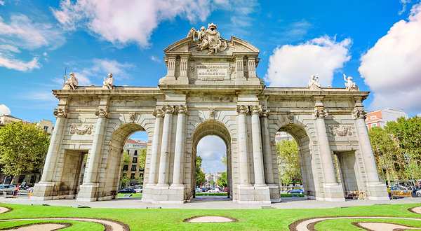 独立广场-阿尔卡拉门