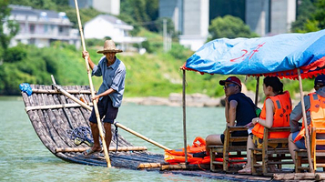 天柱山白马潭漂流