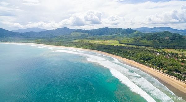 龙目岛库塔海滩