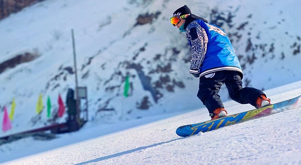 红花尖滑雪度假村