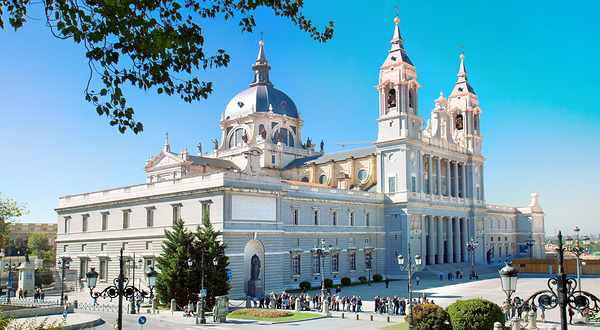 阿穆德纳圣母主教座堂