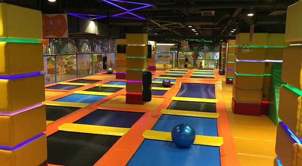 街电(佛山反弹蹦床公园)