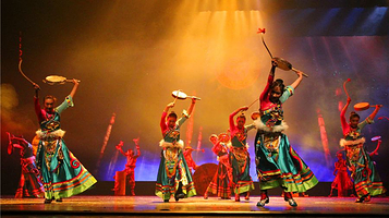 大型民俗舞蹈诗画《香格里拉》