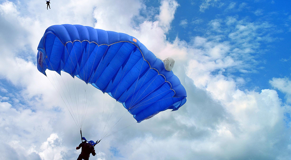 广东阳江驼峰高空跳伞基地