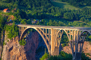 杜德维卡塔拉大桥