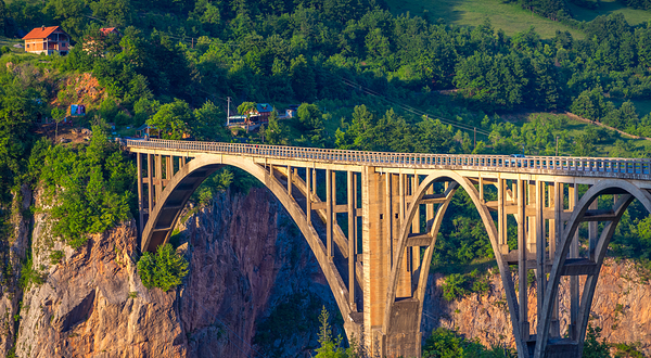 杜德维卡塔拉大桥