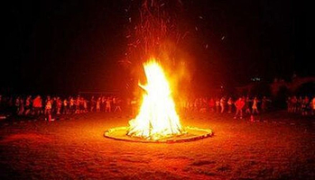 凤凰大型篝火晚会演出