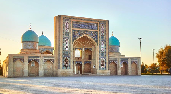 哈兹拉提伊玛目清真寺