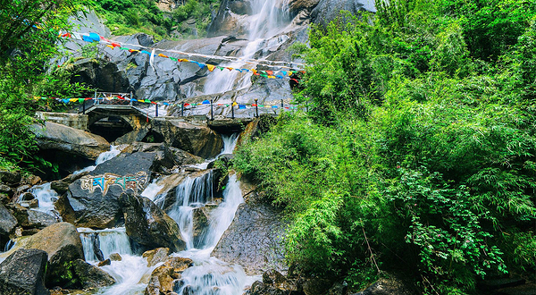 卡定沟天佛瀑布