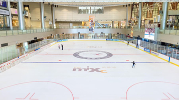 冰纷万象滑冰场