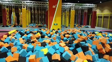 反弹蹦床公园(海口观澜湖店)