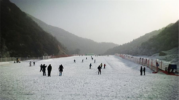 神灵寨滑雪场