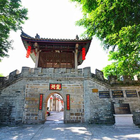 龙湖古寨