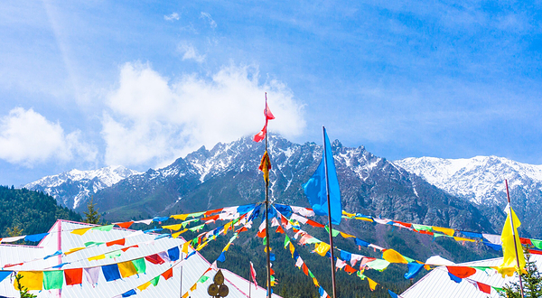 马蹄石窟群旅游区