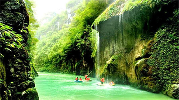 南江大峡谷漂流