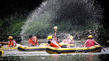南昆山川龙峡漂流