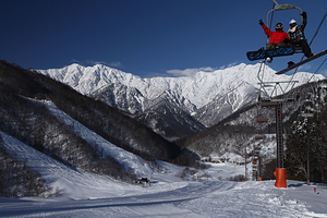 白马鹿岛枪滑雪场