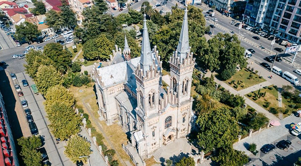 巴统圣母主教座堂