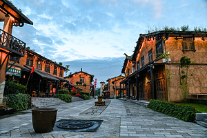 海坪彝族文化小镇