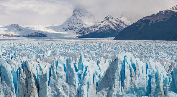 佩里托莫雷诺冰川