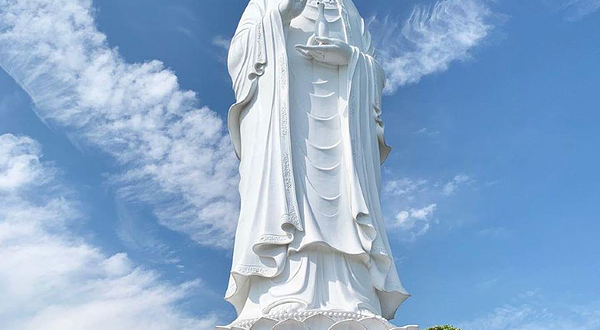 岘港观音像