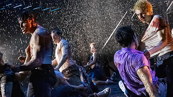 纽约百老汇《异类人》