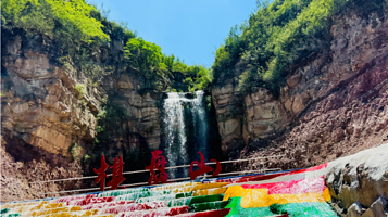 太谷棋盘山峡谷漂流